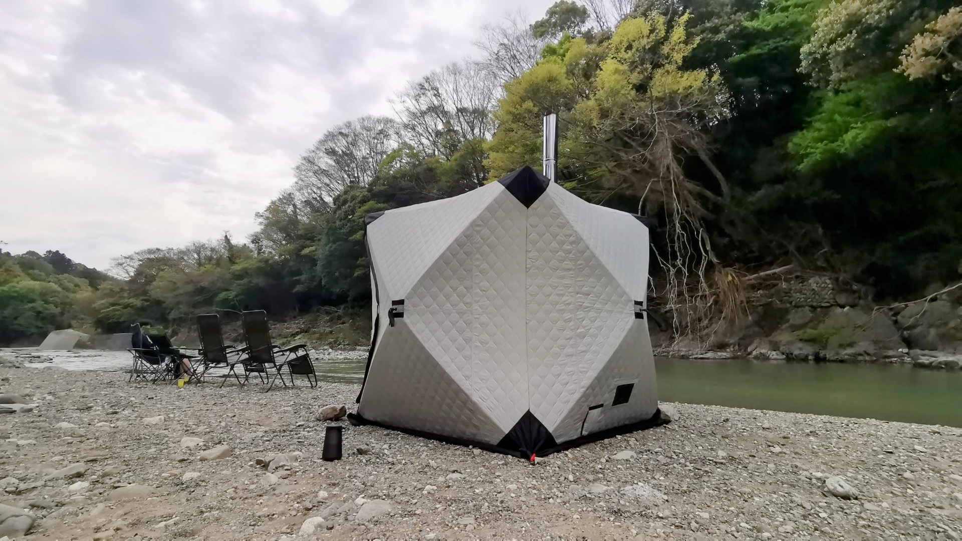 SAUNOA＋ 静岡市 出張テントサウナレンタル 安倍川河川敷での設営の様子